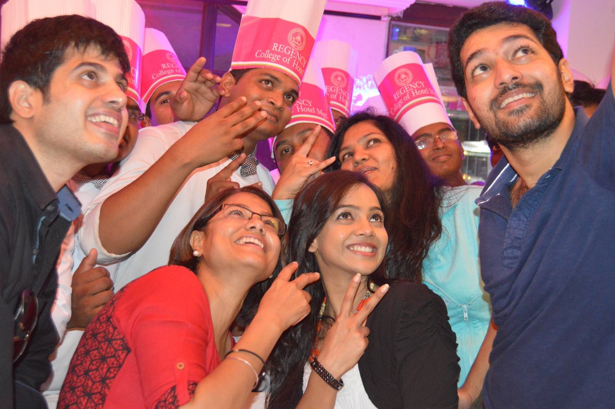 NityaShettyOffl's tweet photo. Only Love - The Food Affair. It was a #gala buffet indeed! 
#Padesave #Promotions #foodies #RegencyCollege https://t.co/gVQbUyG6lN