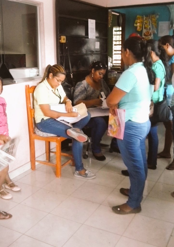 MidesLaChorrera's tweet photo. Red de Oportunidades de MIDES La Chorrera realiza captación de datos a beneficiarias de Sajalices @AlcibiadesVV https://t.co/dqRv9e6Pbt