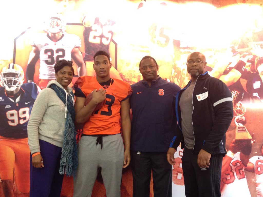 uptop_13's tweet image. I have just been blessed to receive an offer from Syrucuse University 🙏🏽🏈🏈💯 @RivalsSyracuse