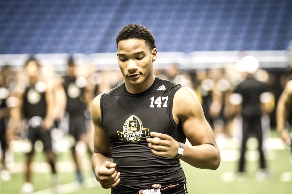 I have just been blessed to receive an offer from Syrucuse University 🙏🏽🏈🏈💯 <a href="/RivalsSyracuse/">Scott Brown</a>