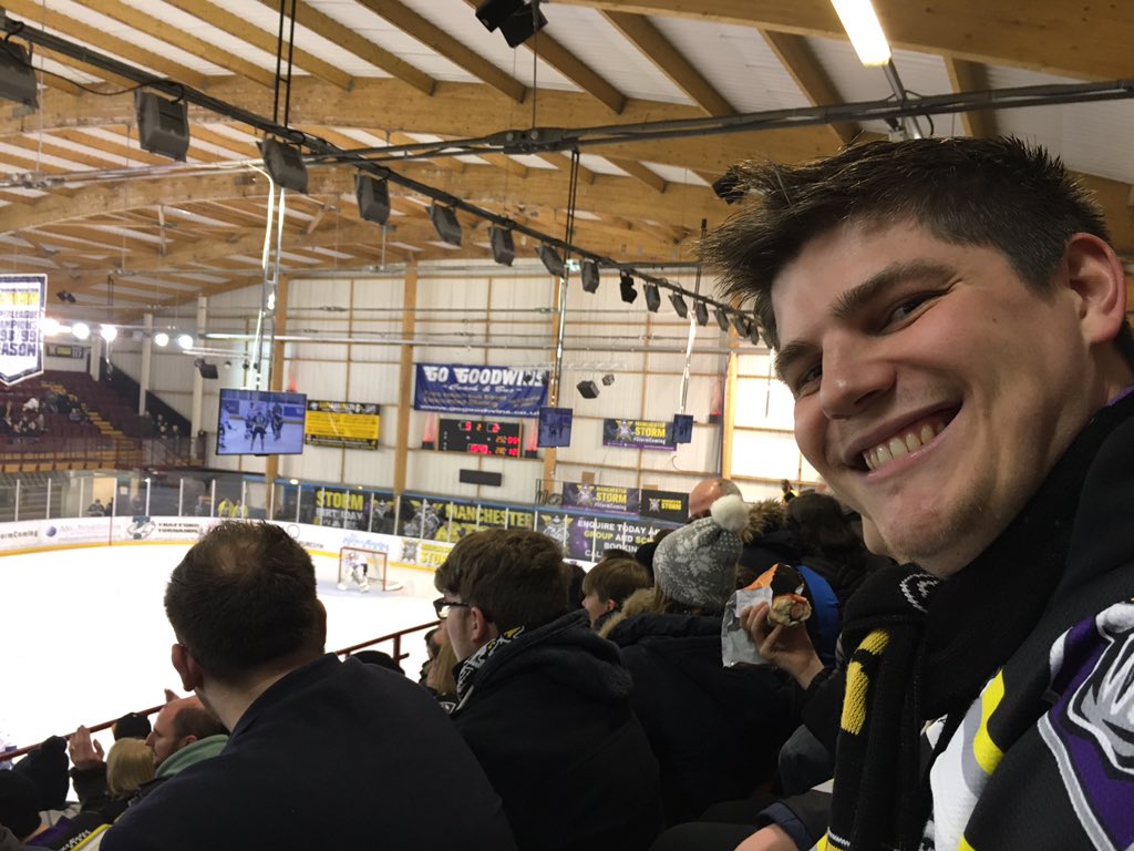 J4jammy's tweet photo. A change from the office! Thought I'd join the boys @r1ck11 @N4T3DUCK #StormComing @Mcr_Storm https://t.co/3EPoiMBwqK