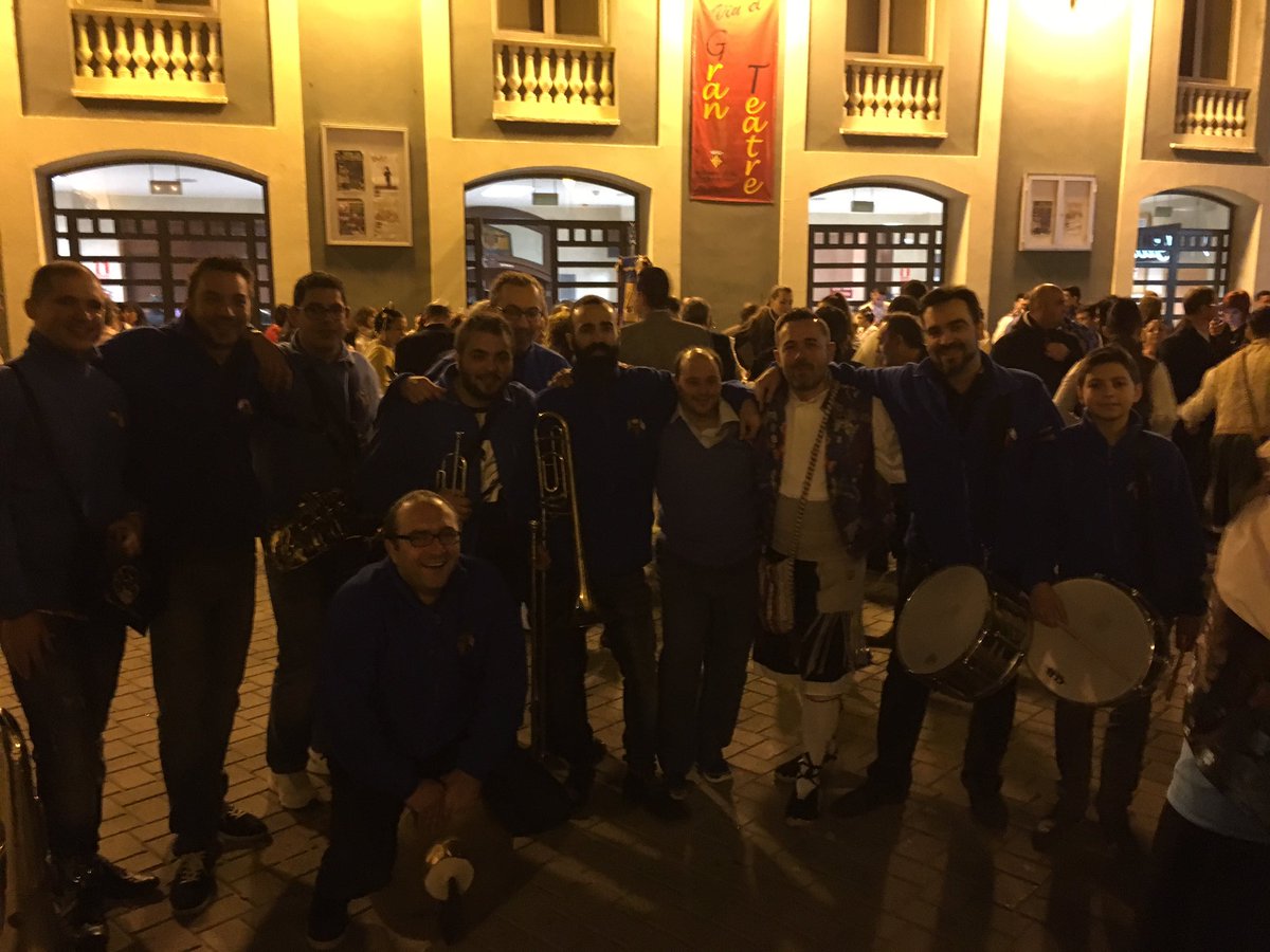 afros_s's tweet photo. Esta tarde en la presentación de  @FallaAMarch !! Lo hemos pasado en grande !!! #AnemAVolar https://t.co/IRxJOgIxDu