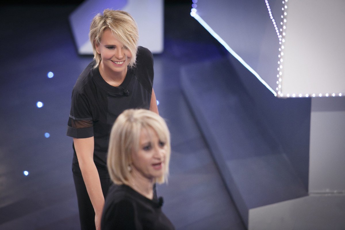 WittyTV's tweet photo. "Sai che quando hai iniziato non c'erano i postini ma i piccioni?"
@lucianinalitti, ci sei mancata! #cepostaperte https://t.co/DVxmkBAiZW