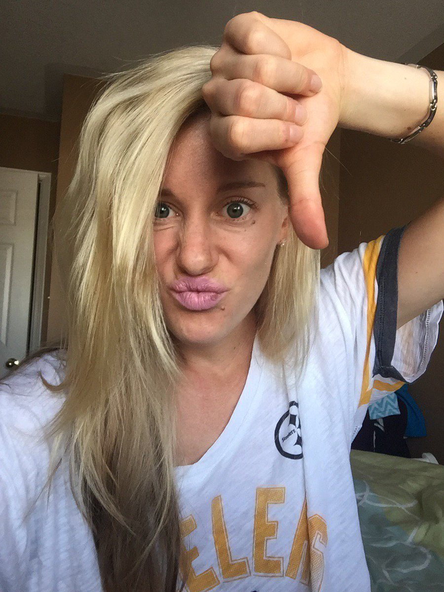 Riske4rewards's tweet photo. Heath Miller retiring😫😫👎🏻👎🏻👎🏻👎🏻👎🏻👎🏻👎🏻 one of my fav Steelers ever #heeeeath https://t.co/YNzto0WR56