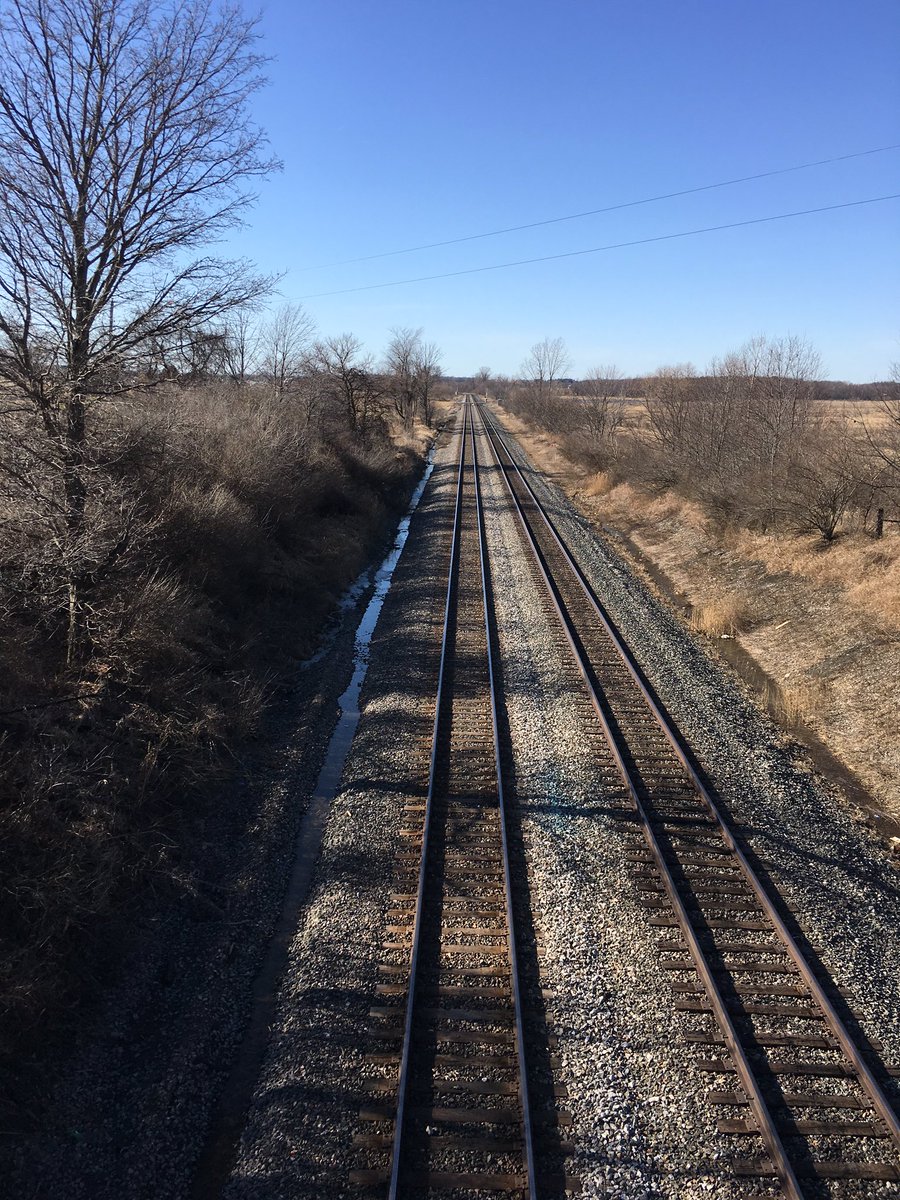 d_m_k24's tweet photo. The chilliest spot. #sbridge #goodtimes #day1 https://t.co/p3to4jrJ2L