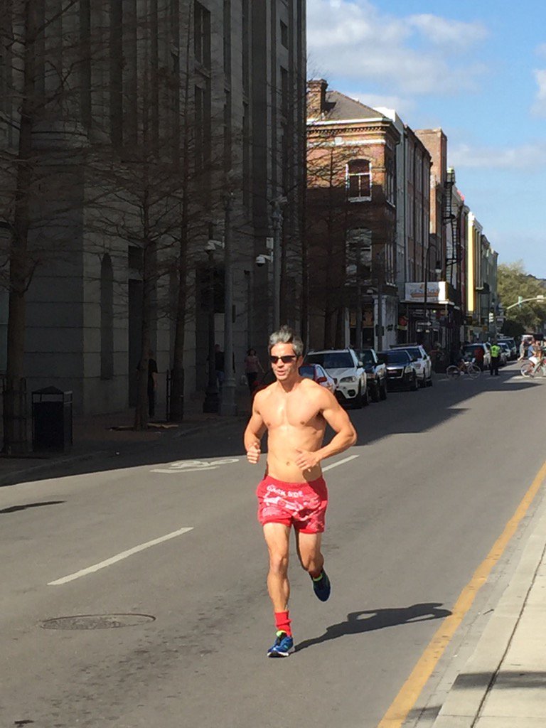 MasqueradeNOLA's tweet photo. We have serious runners too!#imwithcupid @CupidRunNOLA https://t.co/1x4ruYEUm1