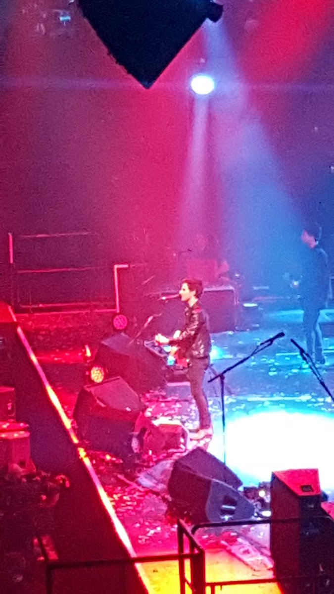 samzie79's tweet photo. #whitelieslive #stereophonics #Birmingham #Dec15 https://t.co/4y8OyoS8pI