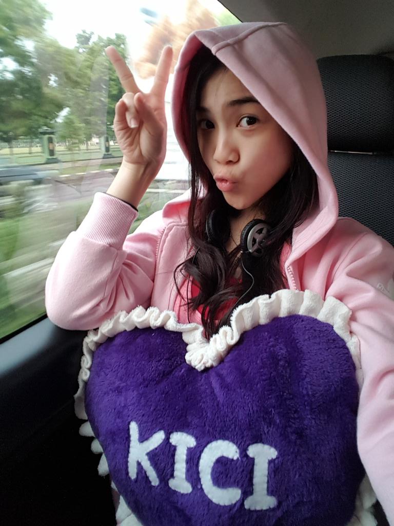 Makasiiiiiyy yg pd dtg jemputsss di bandara.. see u nnti siang yah di M&amp;G.. skrg kici bogi.. bobo lagi.. 😂