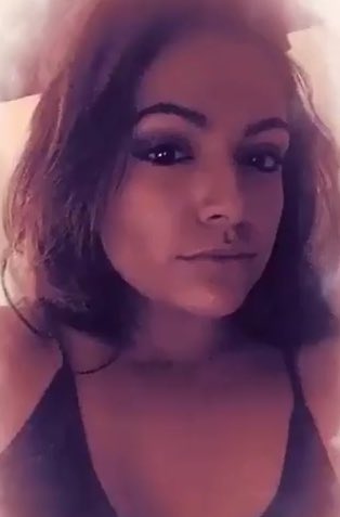 hunneybee's tweet photo. bethany mota
been with this chick for many years now and not about to stop https://t.co/IgU9XEpcWG