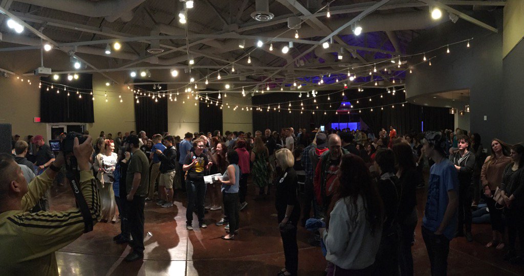 derek_blair's tweet photo. Yuuuuge turnout. #ICTBernie #FeelTheBern https://t.co/YEF4qCkxhp