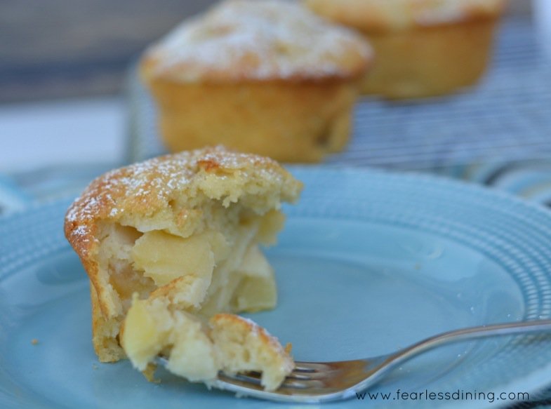 GlutenFreeWoman's tweet photo. Gluten Free French Apple Cakes. #glutenfree #celaic @fearlessdinning https://t.co/Wwi1iWcRdJ https://t.co/TTpgc9d5MO