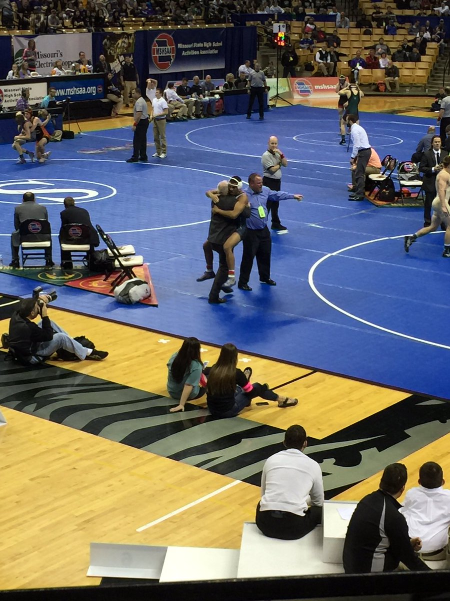 LSWSportsUpdate's tweet photo. Congratulations to our Class 4, 160 pounds state champion, @D_Thogerson!!! https://t.co/NaLYmRobdx