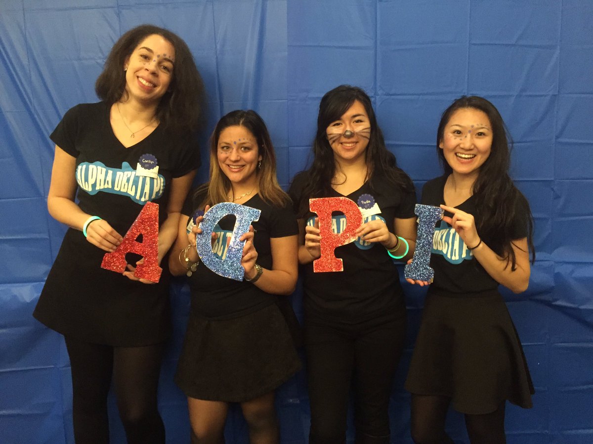 UPennADPi's tweet photo. When you realize you're holding a letter upside down. ππ€ #totaladpimove #adpi #DLC2016 https://t.co/dUbGTHbuwA