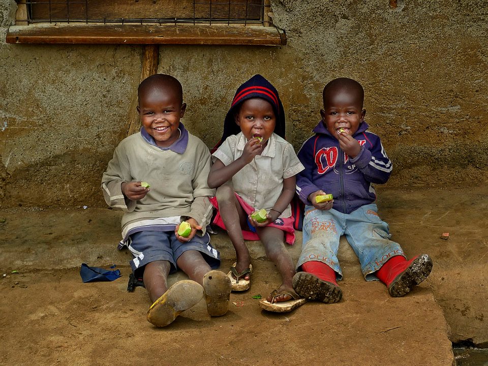 Lynden_Leigh's tweet photo. Interested in helping Africans help Africans?DM me or @gcymbaluk Took this shot last yr #MathareSlum #Nairobi #Kenya https://t.co/EmSKGb2XNt