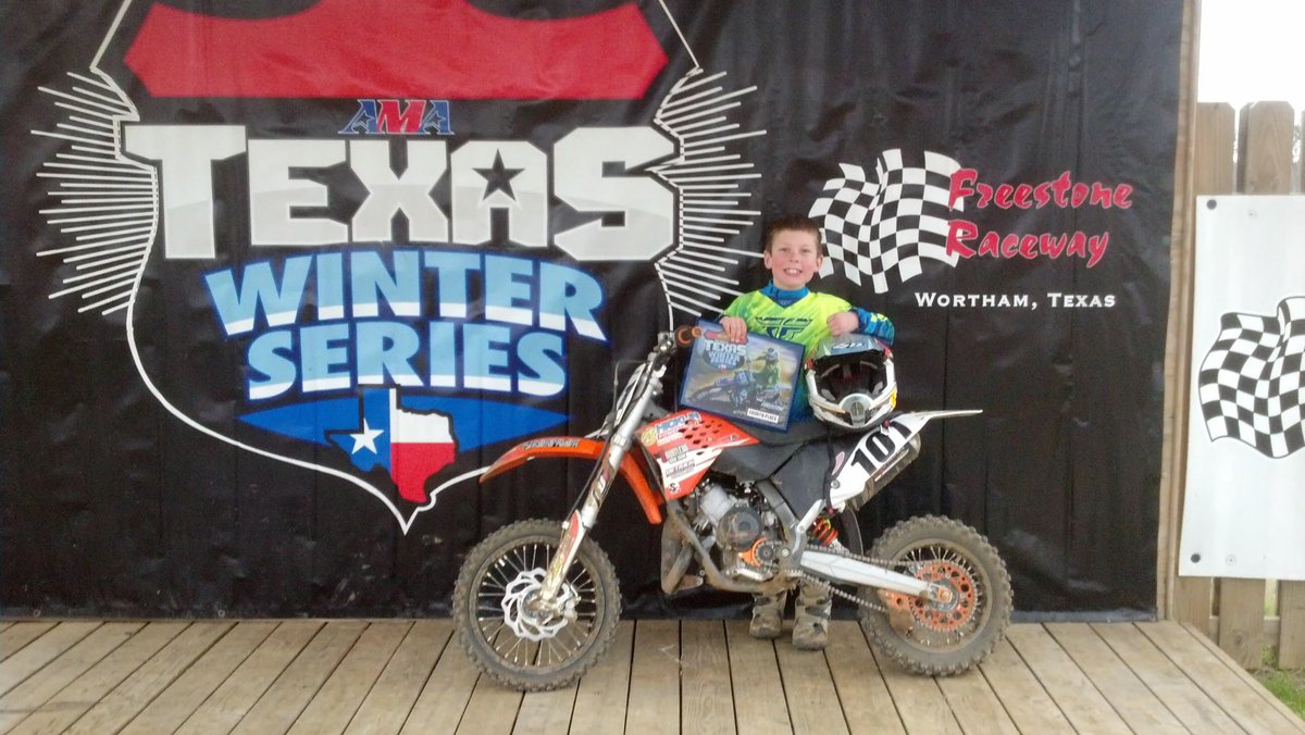 dkbbwilliamson's tweet photo. Racing New Years Day @ Freestone Raceway in Texas #101Williamson #texasmx #SXonFOX https://t.co/SfqkeHquRg