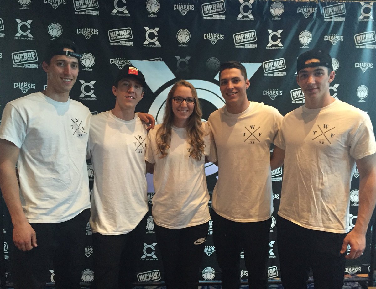 ChapkisDanceFam's tweet photo. @Thewilliamsfam_ waiting to take the stage tonight!!! #CollaborationSoCal https://t.co/shdxrkdFNc