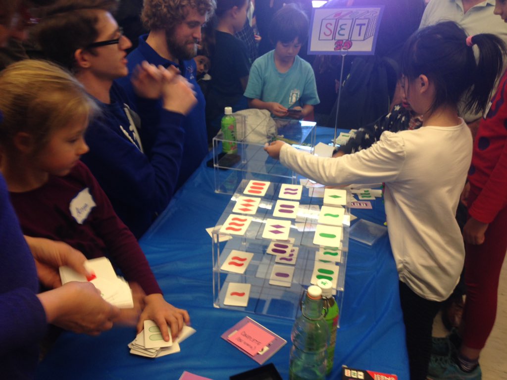 PaulAZeitz's tweet photo. #sfmathcircle Is it 3D or 4D Set? https://t.co/S03wOXYXLx