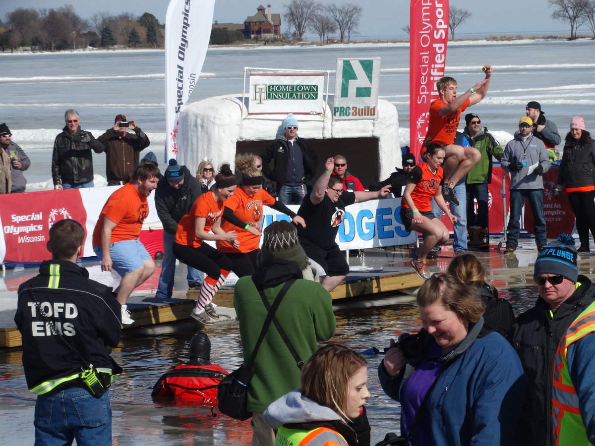 GoMarshmen's tweet photo. #Horicon HHS Polar Plunge Team jumping into Lake Winnebago in Oshkosh today to benefit Special Olympics! Way to go! https://t.co/stdE9EgpxN
