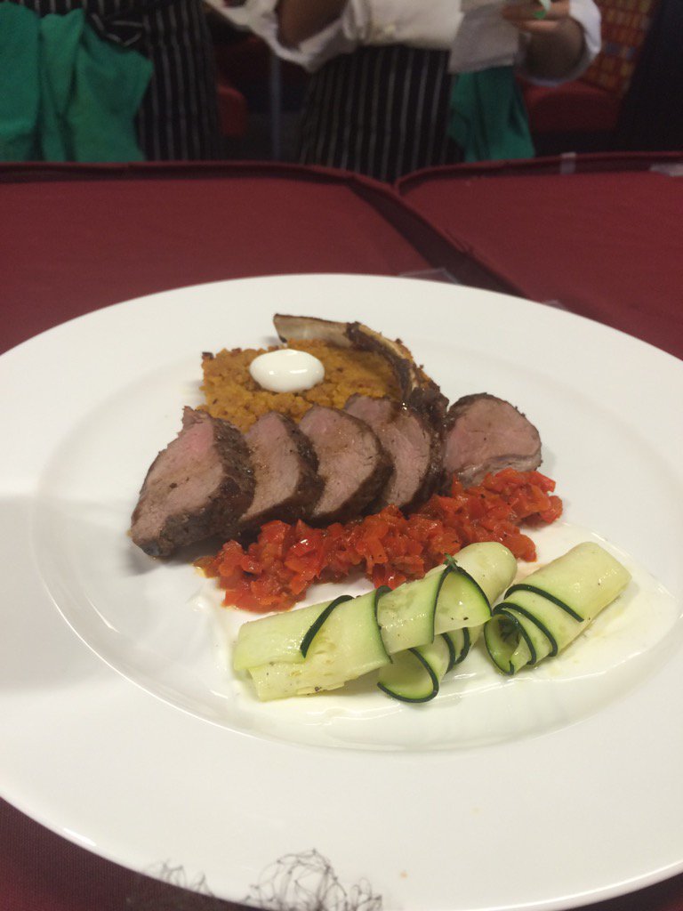 RationalSandra's tweet photo. U of T main course! https://t.co/IZmjQdDI5f