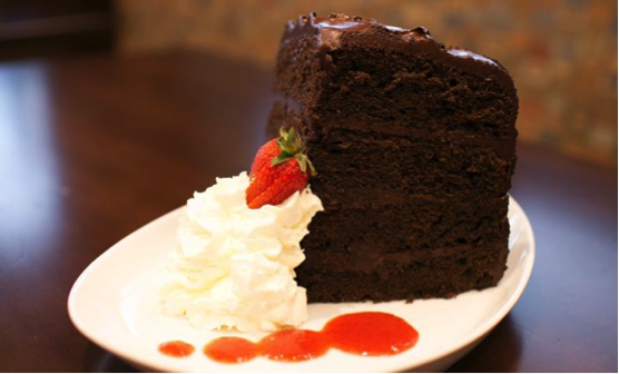 GenosGrille's tweet photo. Have you tried our enormous #MountainCake? Could you conquer it? #genosgrille #UConn #dinner #dessert #cakecakecake https://t.co/uuOizX1etl