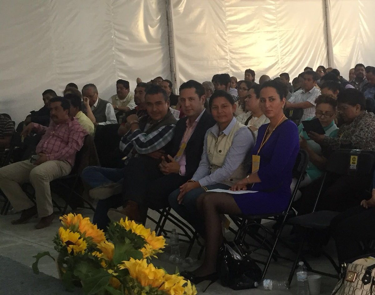 octaviomtzv's tweet photo. Fortaleciendo estrategias para nuestro partido en el #EdoMex. https://t.co/GrKhfh2T6y