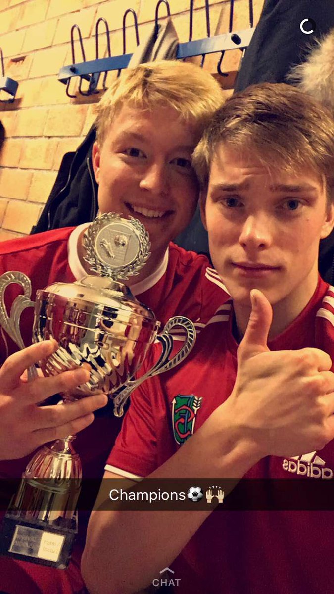 UlefossFutsal's tweet photo. Seriemester 1 div avd Sør/Øst 2015/16! #påveitilbodø #futsalnor https://t.co/Ucfj4ELV4U