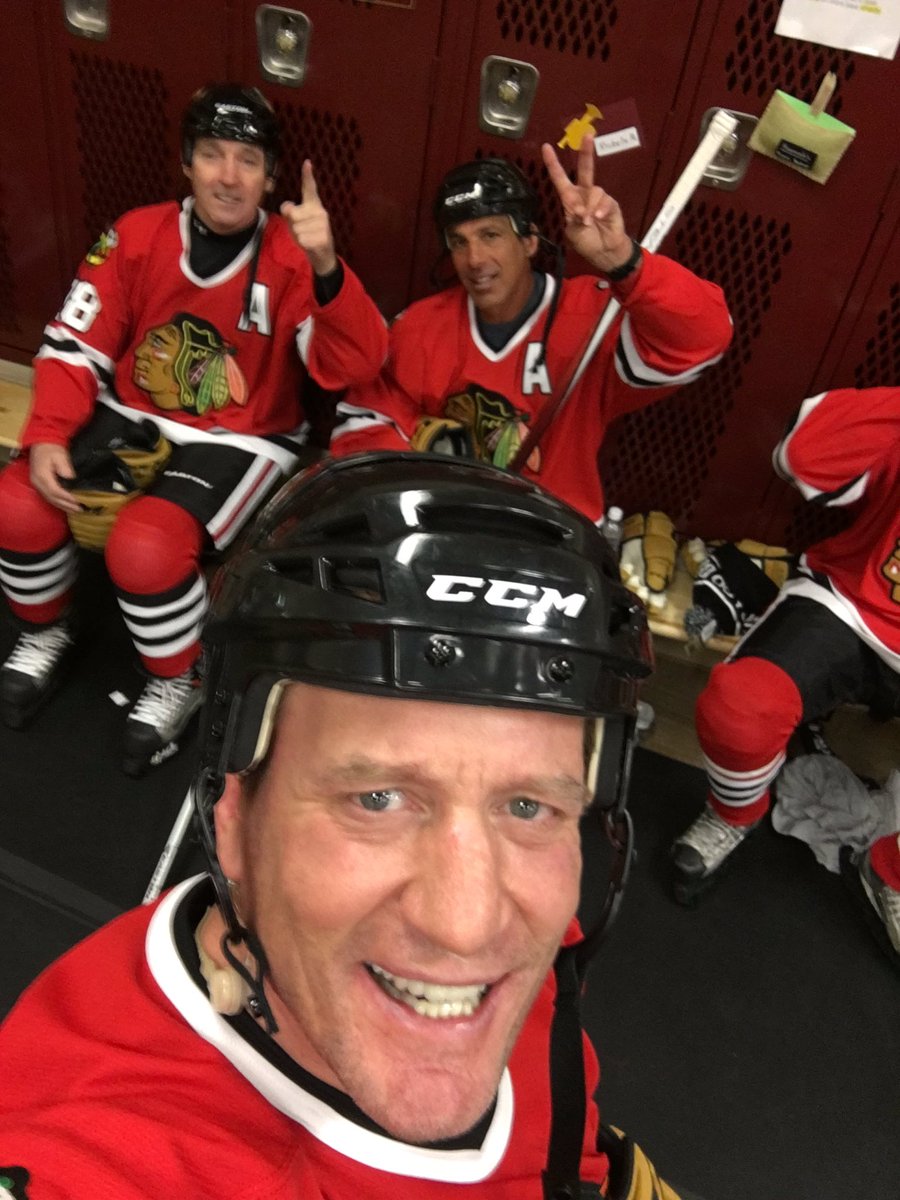 Boys are back #savy #cheli #hawks #nhl #StadiumSeries