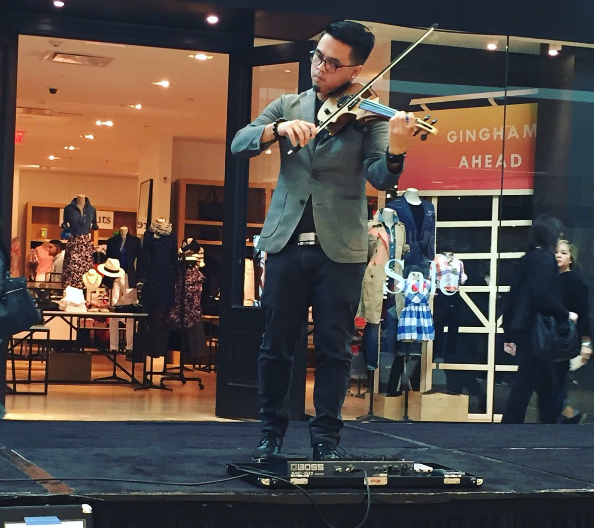 westfieldvf's tweet photo. .@CryWolffsViolin performs covers of many of today's favorites at our Lunar New Year Event! 🎻 #destinationwestfield https://t.co/OeGCWQ9ktT