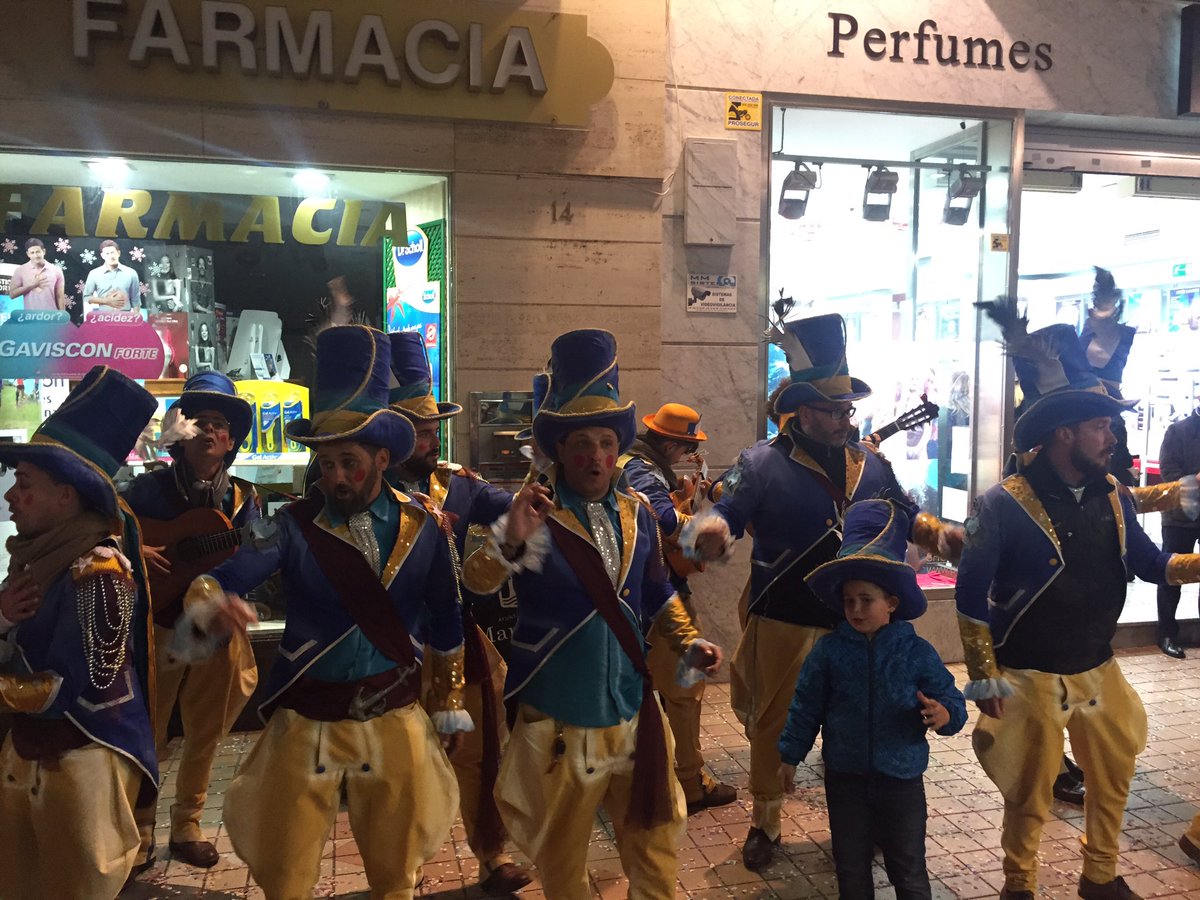 sergio_pirus's tweet photo. @murga_torrole @ComparsaDeAndre suenan de lujo en la calle !!!! https://t.co/2nDVKBo8Tn
