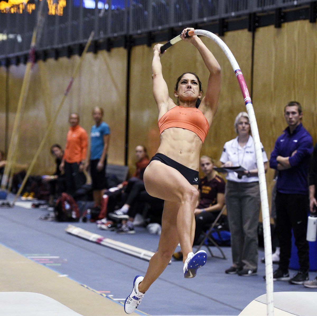 Allison Stokke @StokkeAllison @ALTISworld PV @Cal_Track @USATF #USATF #IAAF  @iaaforg #NAUTuneUp 19 Feb 2016