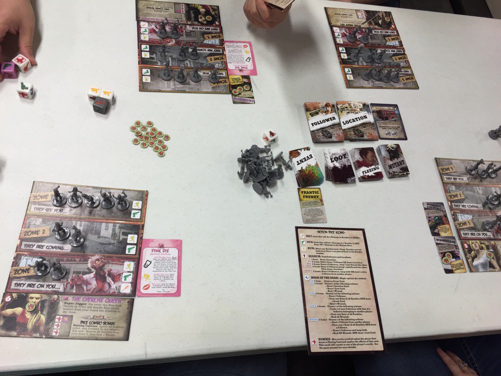 breakingthedice's tweet photo. Are you going to #RunFightOrDie? #8thSummit #GameDay #VillageGeek https://t.co/5AZLhWY4V6