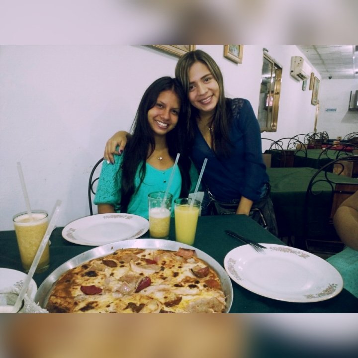 DorisAvila_'s tweet photo. Celebrando el cumpleaños de la mejor amiga <3 https://t.co/PYj5iMXjGA