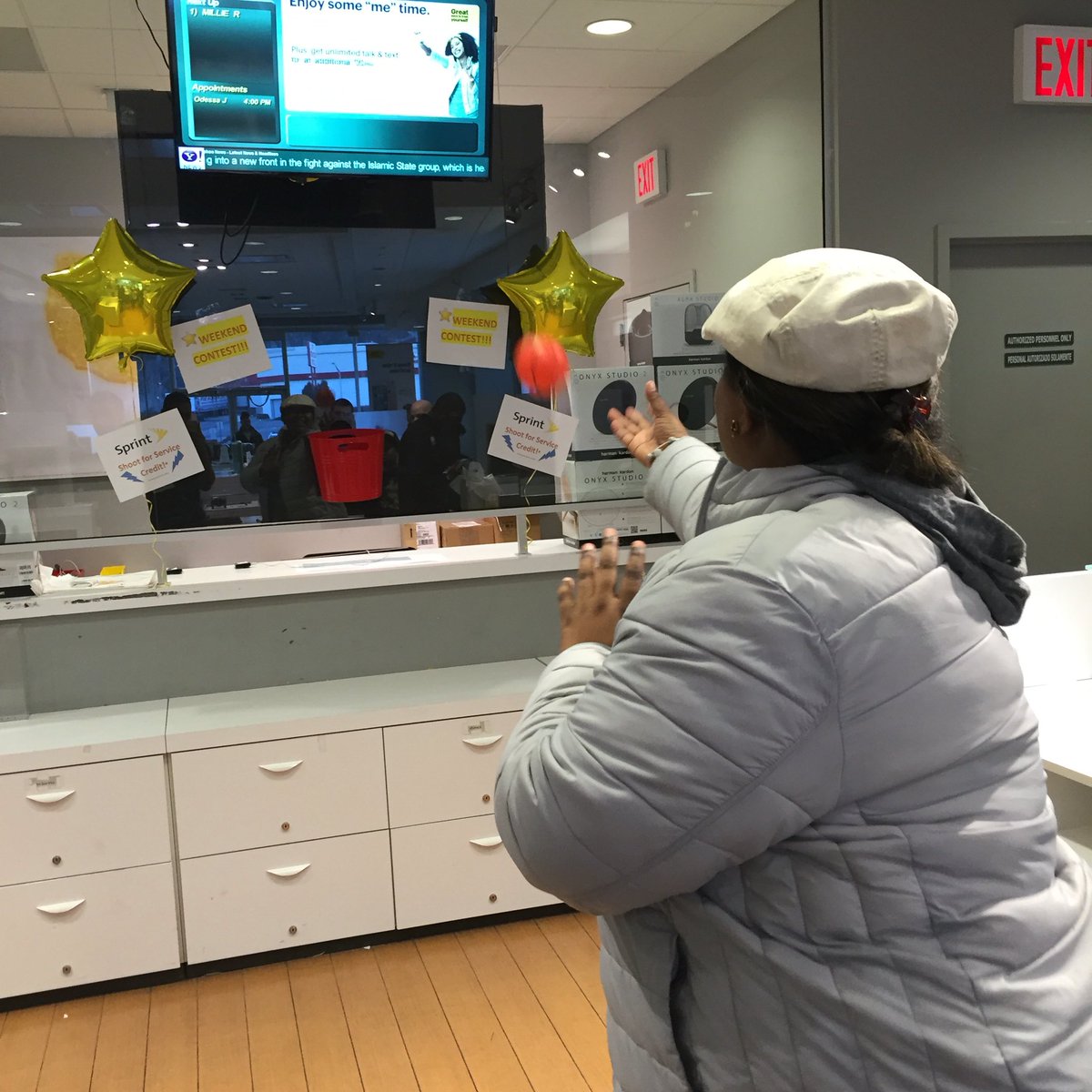 ChadatSprint's tweet photo. @Yonkers_Sprint 50% customer saves $ Shot to save for an iPad for her son and WON! @MaverickMikeL @RonB96 @Kpalet5 https://t.co/UnLIzYT0qr