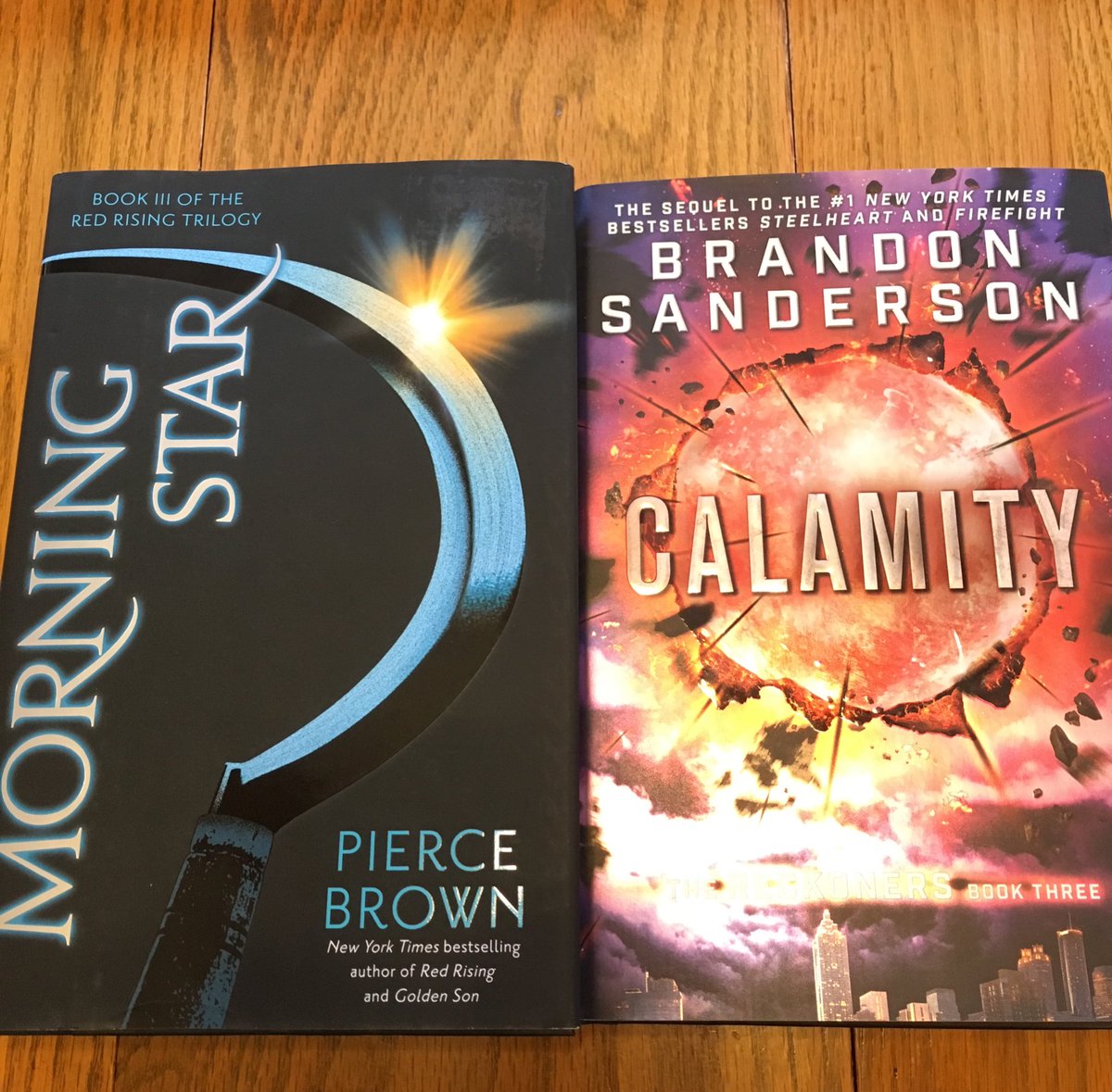 Hmist38's tweet photo. Finally got my copies! Let's go! #RedRisingTrilogy #ReckonersSeries #NoLifeTime @Pierce_Brown @BrandSanderson https://t.co/CuZ5nhZe9C
