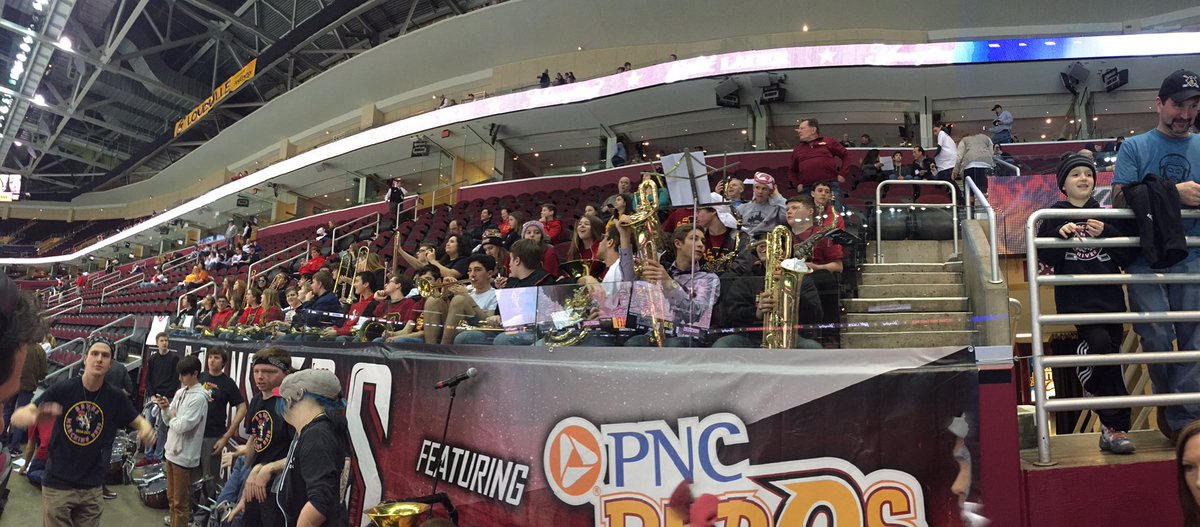 MrsHannakinders's tweet photo. BBHHS Pep Band #liveincle #bbhhsband @mrhannamusic https://t.co/7zrQKeShYq