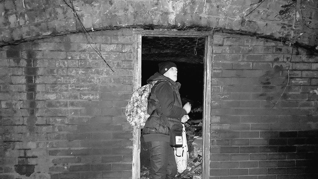 PennyAngelaBar1's tweet photo. Entrance of one of the city's caves, shelter for homeless, 2016 dark ages. https://t.co/23aIanqXpg