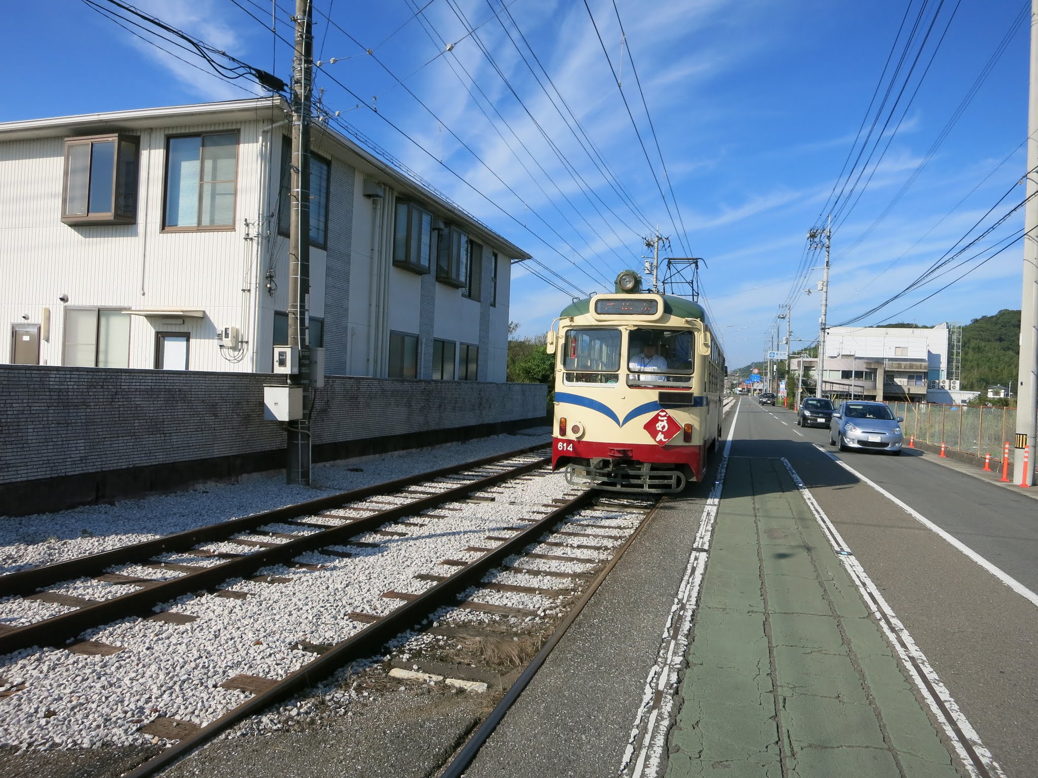けんちん ノーガード電停 安全地帯なしの路面電車停留所 あなたの別世界を教えてください T Co Yad8o7fuwn Twitter