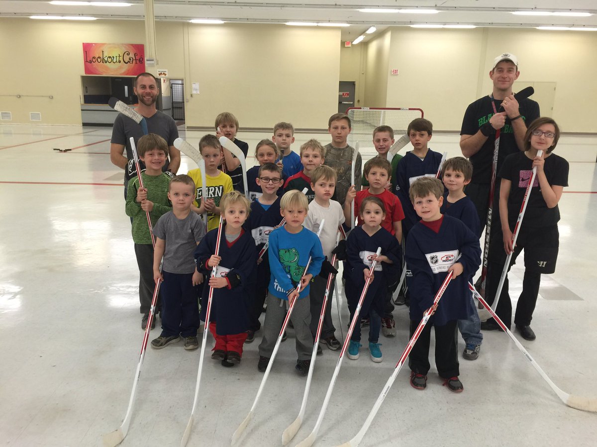 NHChinook's tweet photo. #TryHockey turnout was great, despite the warm temps melting all our ice @usahockey @NHillsHockey https://t.co/MNoMrv8DS6