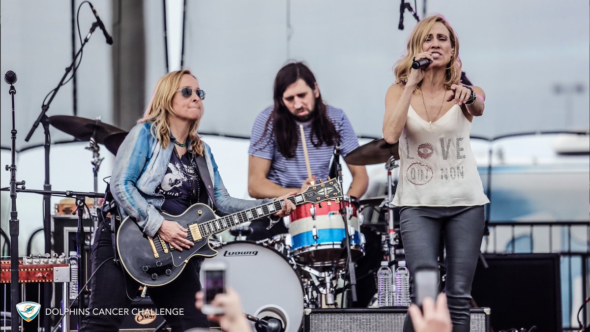 MiamiDolphins's tweet image. .@metheridge &amp;amp; @SherylCrow on stage at the @TackleCancer Celebration Concert!

#CancerFighters