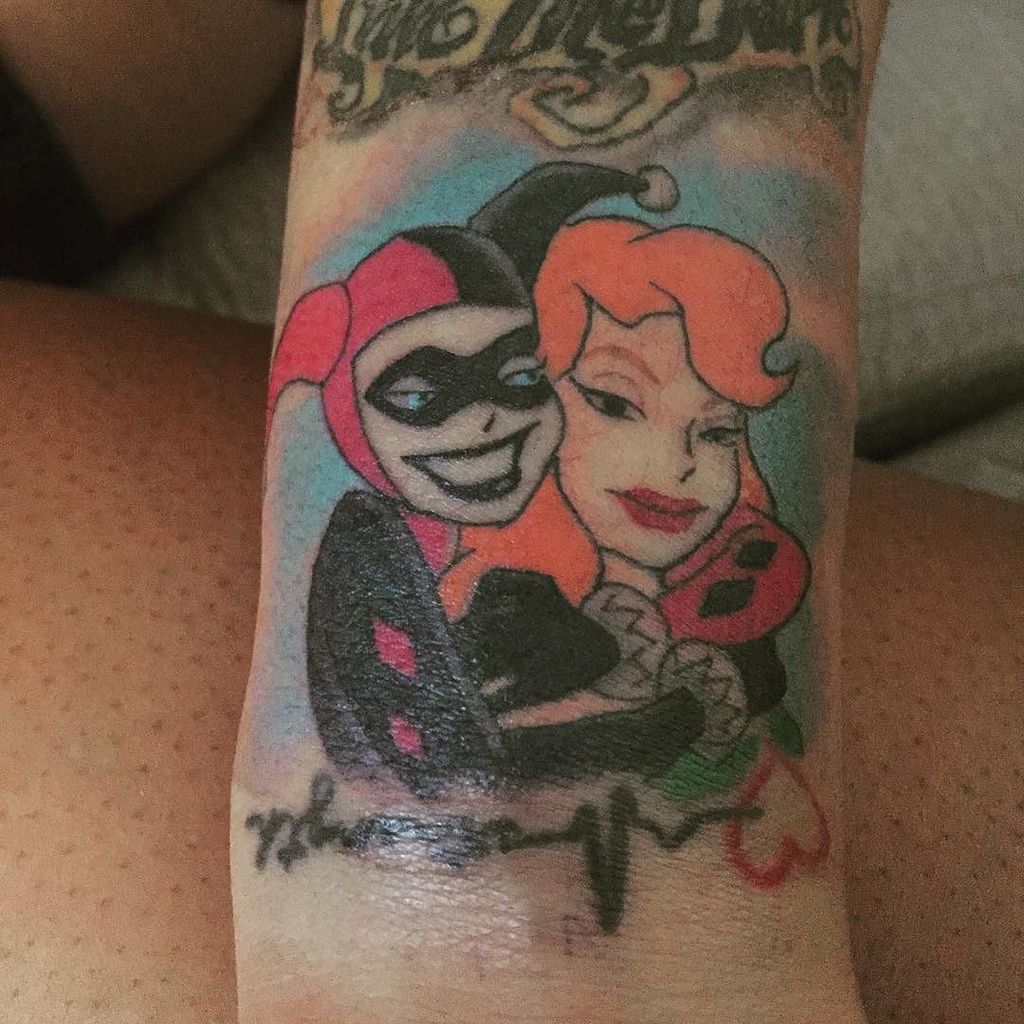 New piece! For my Ivy who jus as crazy as my ass but keeps me in check!! #tattoomom #shipwrecktattoo #harleyquinn #…