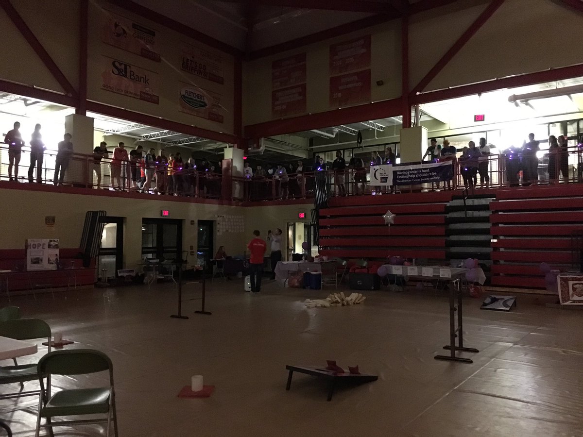 SHURelayForLife's tweet photo. Luminary lighting ceremony at Relay for Life 💜 https://t.co/hNxMA5G7bh