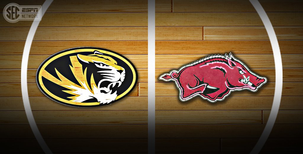 SECNetwork's tweet photo. #SEC🏀 in Primetime!

@MizzouHoops vs @RazorbackMBB

WATCH LIVE » https://t.co/IEDLIvR695 https://t.co/HJVaNxKZnG