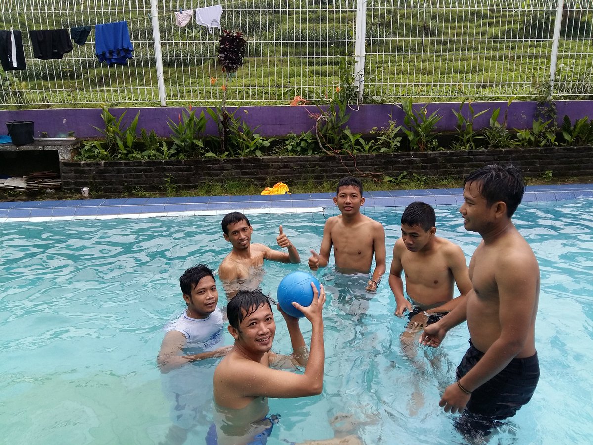 Grounds_Uno's tweet photo. Pertandingan ⚽ 💦 😅 😅 https://t.co/0GyGy5vbCe