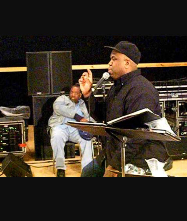 Famedarapgod's tweet photo. Remember this picture his name is jay Hamilton he was a big name in the Industry This was the hip hop 16 contest https://t.co/S0TUDEmkxo