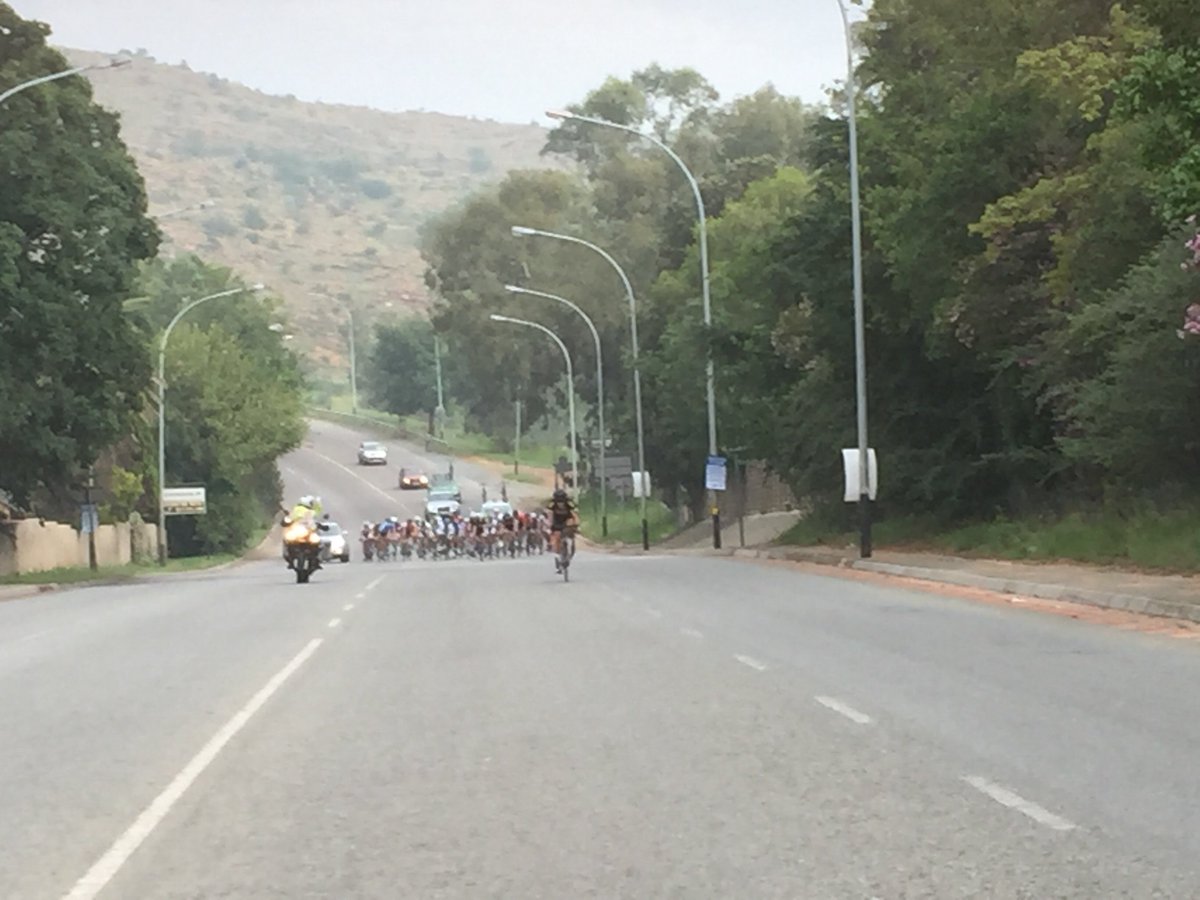 moderncyclist1's tweet photo. @completecyclist makes the break #ccmn2016 @modern_athlete https://t.co/5qkXVPJHUN