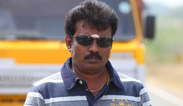 dinamalarweb's tweet photo. விஜய்க்காக காத்திருக்கும் பேரரசு #vijai #perarasu #parathan https://t.co/KkoRRg43RH https://t.co/NQoUhbakMW