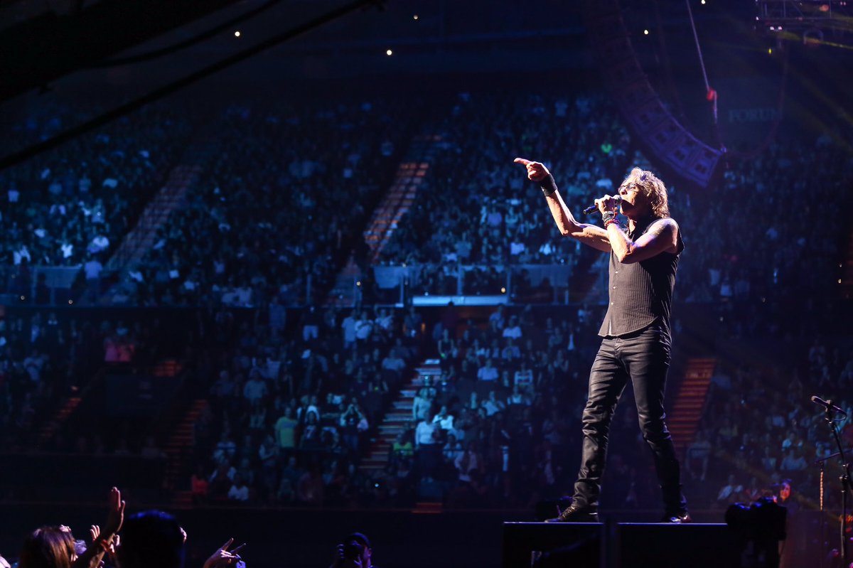 Amazing set from <a href="/rickspringfield/">Rick Springfield</a>! #iHeart80s <a href="/iheartradio/">iHeartRadio</a> (Photo: Daren Cornell/Forum Photos)