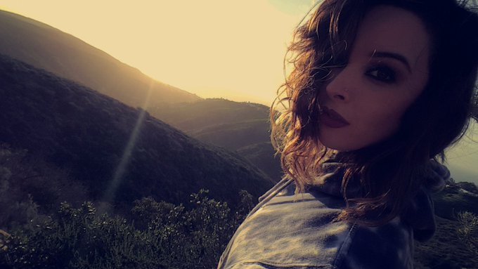 At my shoot the other day xoxo https://t.co/dUGMoMki7I<a href="/tag/newprofilepic"class="tags"><span>#newprofilepic</span></a>