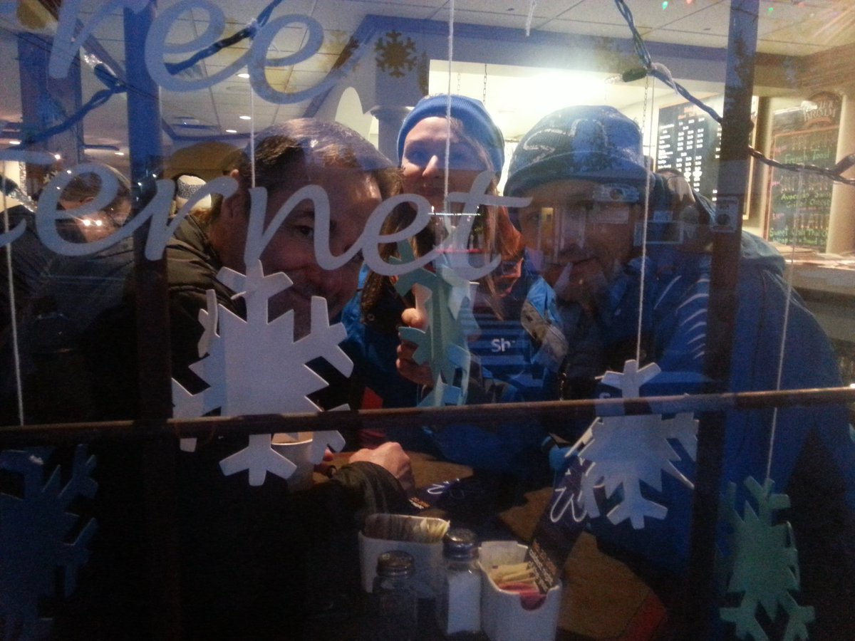 Kait_Burgan's tweet photo. Awesome cookies at halfway mark @PacificBrimm #cnoy16 @ShawTV_CVI https://t.co/SFaCw9crG5