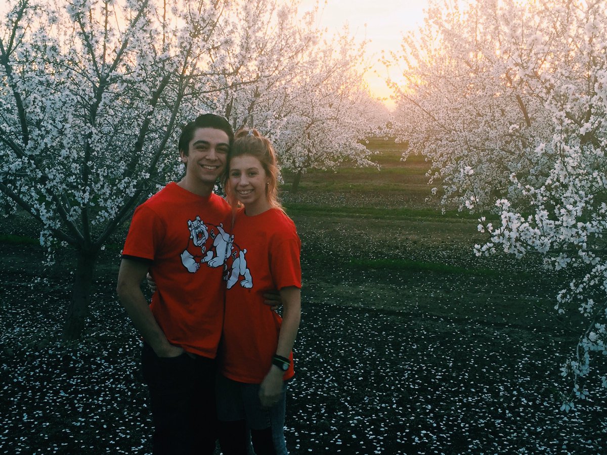 Making memories with my love 🏀💕 #fresnostate #prettytrees